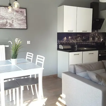 Готель Aparts Promenady *